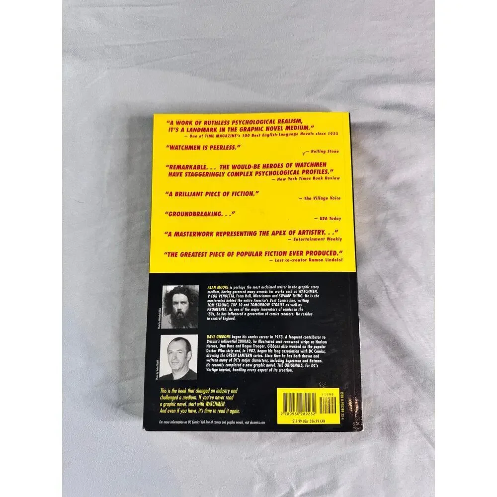 Watchmen Graphic Novel Comic by Alan Moore Dave Gibbons DC Comics paperback